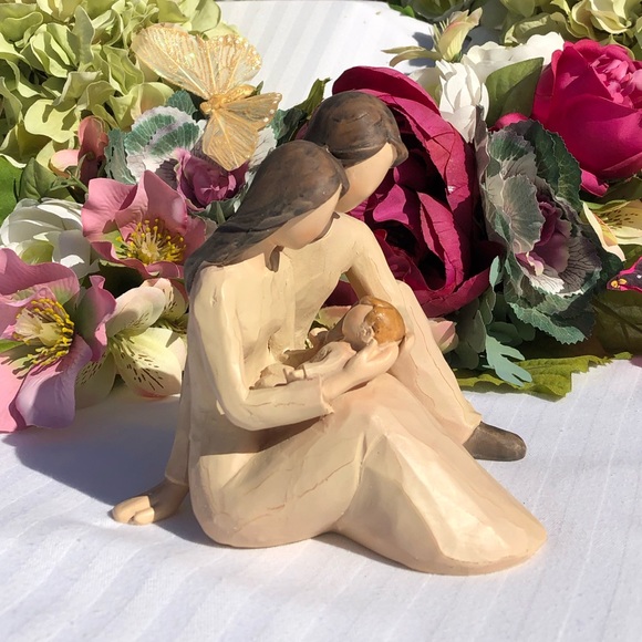 New Baby and Family Resin Figurine - Picture 2 of 9